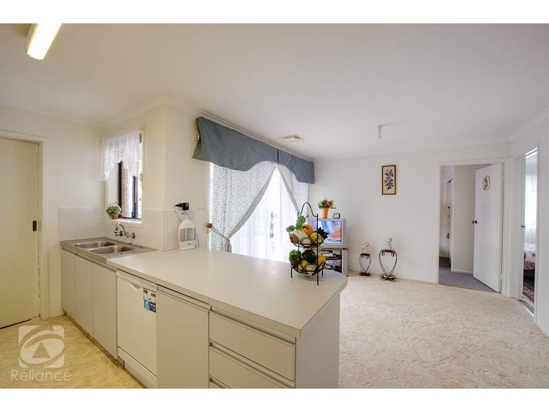 30 General Joshua Drive, Hampton Park VIC 3976