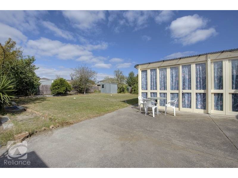 30 General Joshua Drive, Hampton Park VIC 3976
