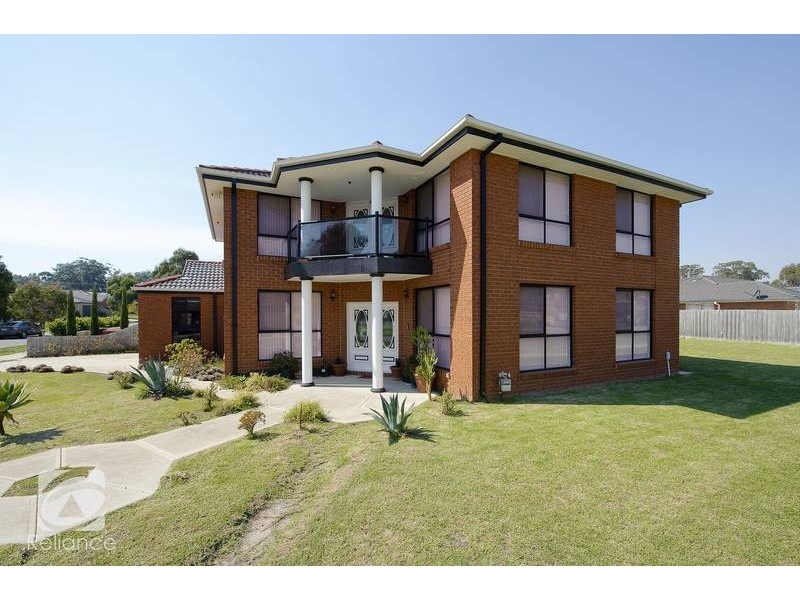 1 Dennis Close, Lynbrook VIC 3975