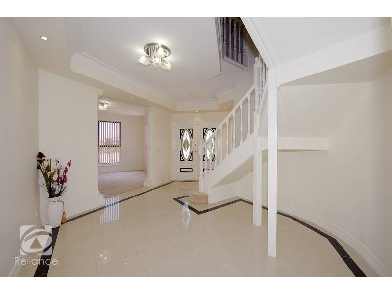 1 Dennis Close, Lynbrook VIC 3975