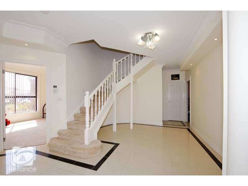 1 Dennis Close, Lynbrook VIC 3975