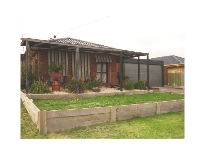 8 Emma Court, Hampton Park VIC 3976