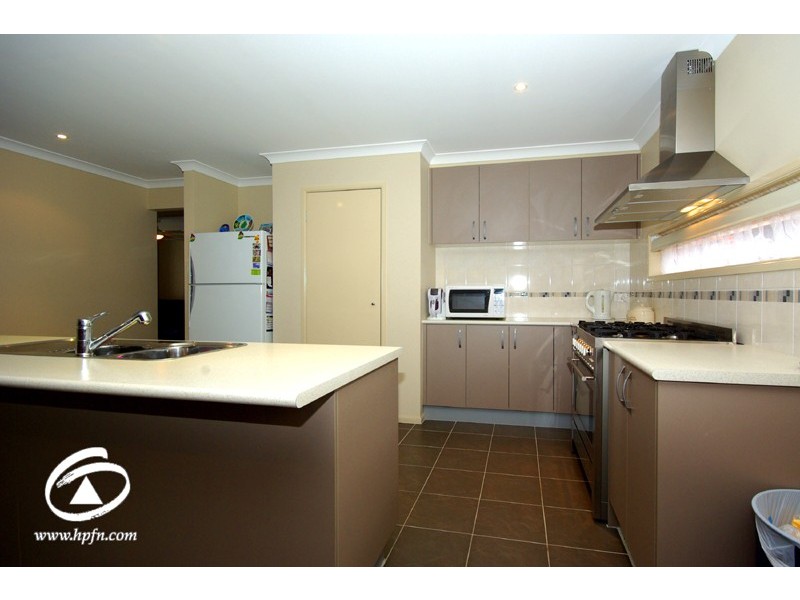 27 Tobin Way, Lyndhurst VIC 3975