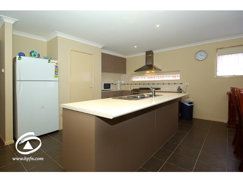 27 Tobin Way, Lyndhurst VIC 3975