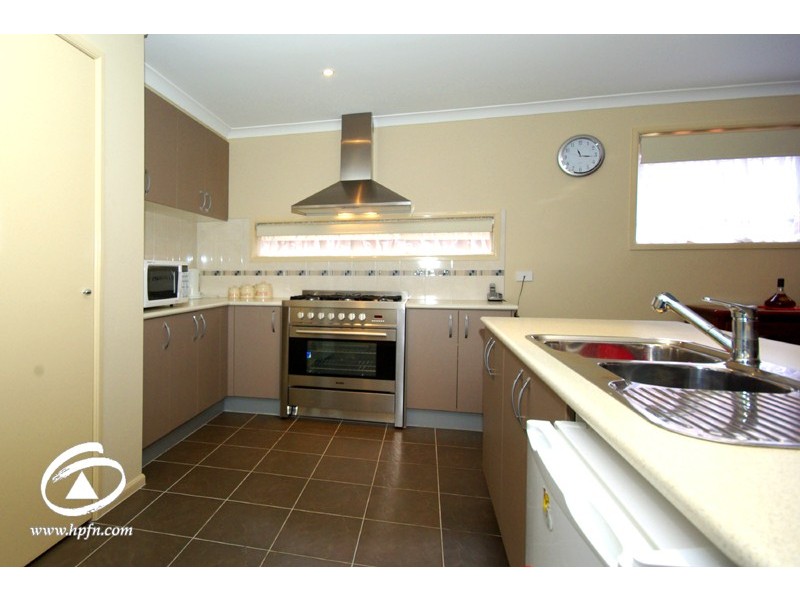 27 Tobin Way, Lyndhurst VIC 3975