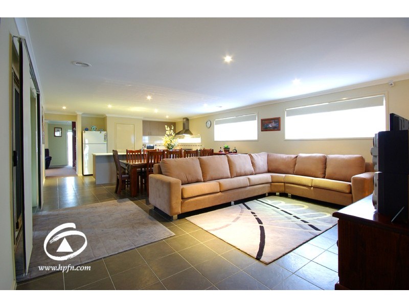 27 Tobin Way, Lyndhurst VIC 3975