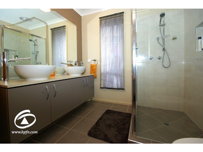 27 Tobin Way, Lyndhurst VIC 3975