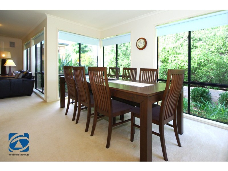 7 Sugar Bush Drive, Lynbrook VIC 3975