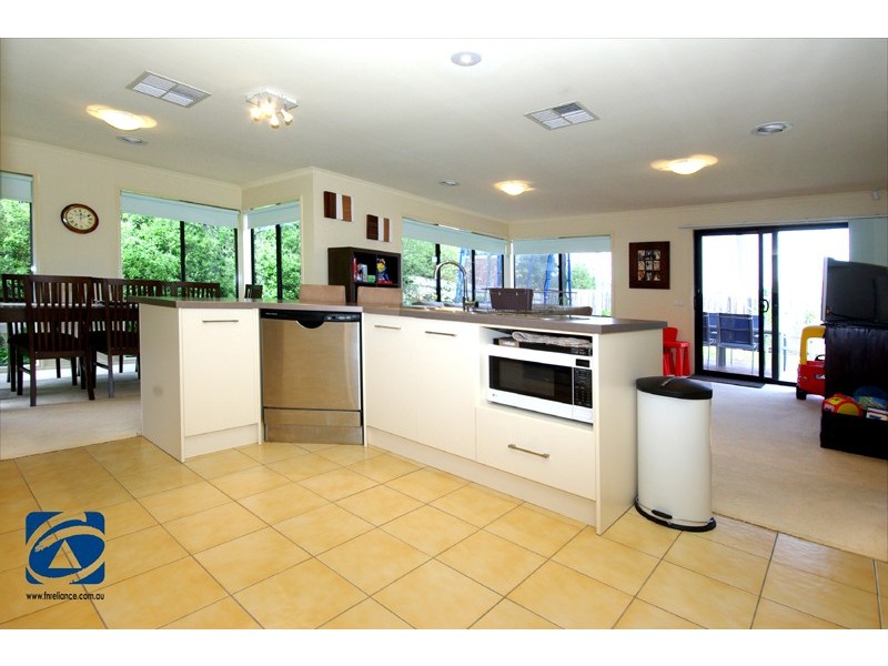 7 Sugar Bush Drive, Lynbrook VIC 3975