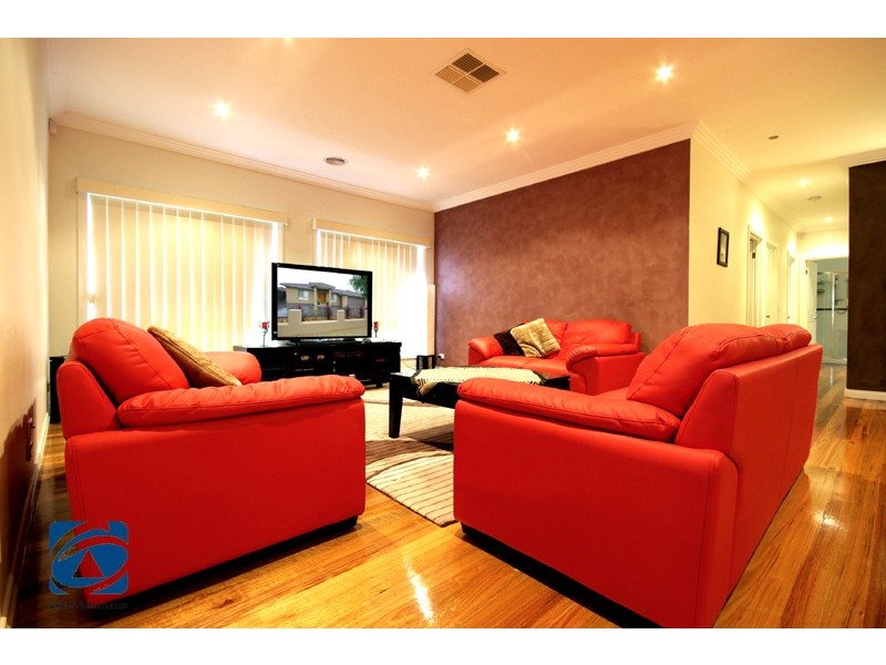 4 Boldrewood Place, Lynbrook VIC 3975
