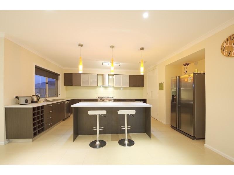 4 Kirrabilli Parade, Berwick VIC 3806