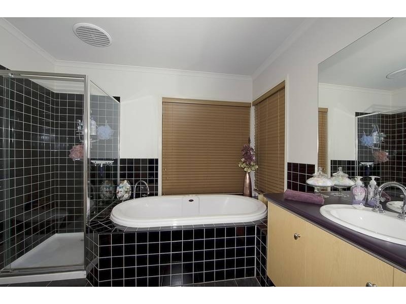 3 Cobbler Grange, Lynbrook VIC 3975