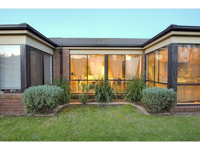 3 Cobbler Grange, Lynbrook VIC 3975
