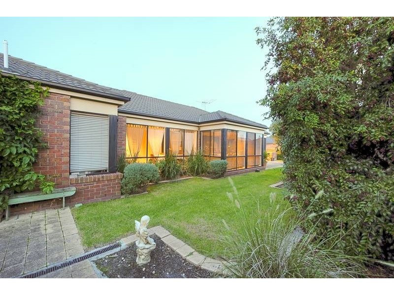 3 Cobbler Grange, Lynbrook VIC 3975
