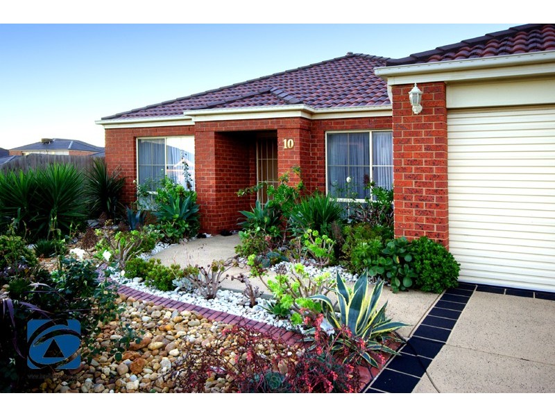 10 Hanrahan Wynd, Lynbrook VIC 3975