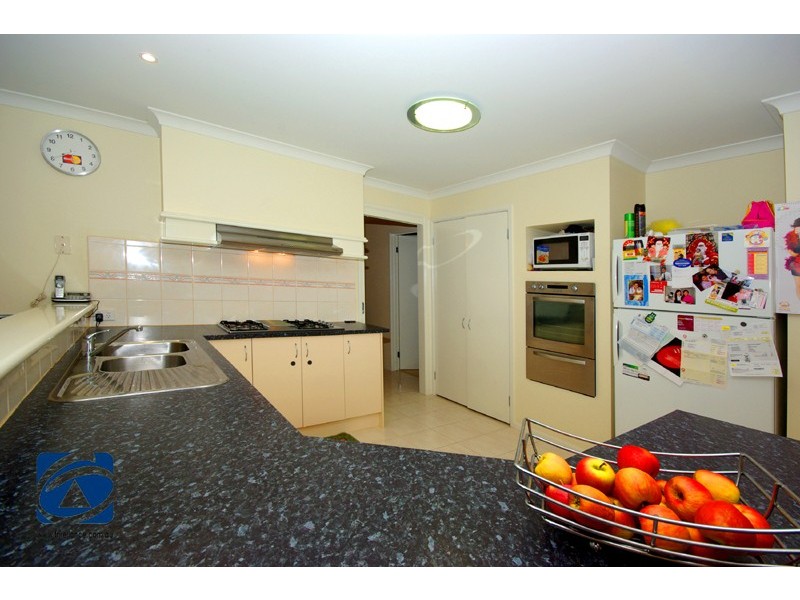 10 Hanrahan Wynd, Lynbrook VIC 3975