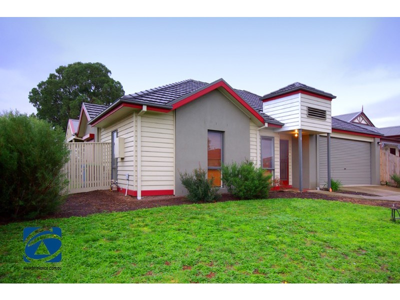 6 Cilento Crescent, Lynbrook VIC 3975