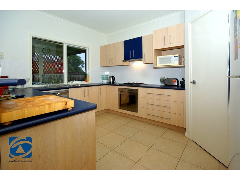 6 Cilento Crescent, Lynbrook VIC 3975