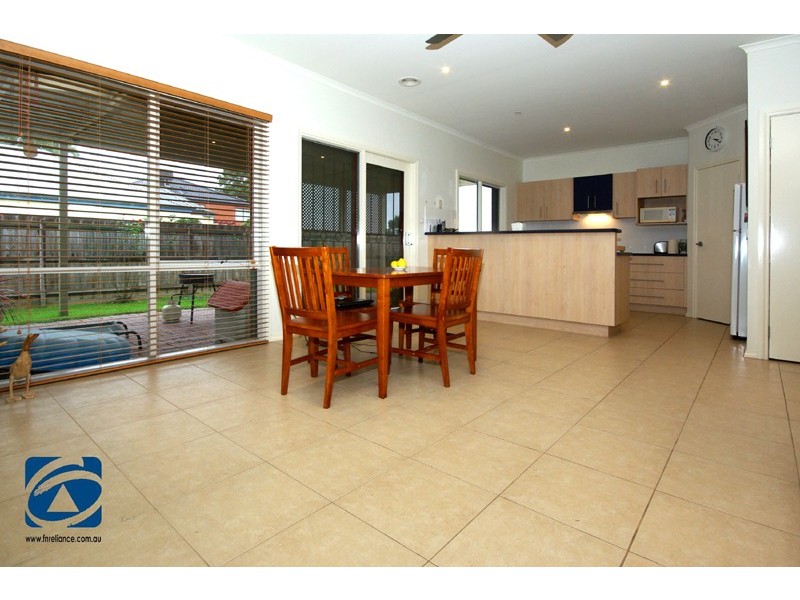 6 Cilento Crescent, Lynbrook VIC 3975