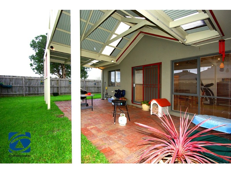 6 Cilento Crescent, Lynbrook VIC 3975