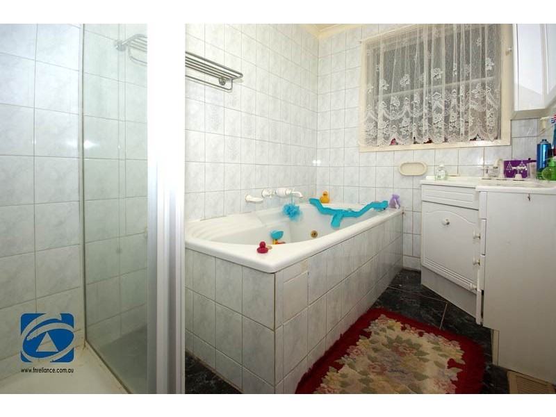 3 Village Drive, Hampton Park VIC 3976