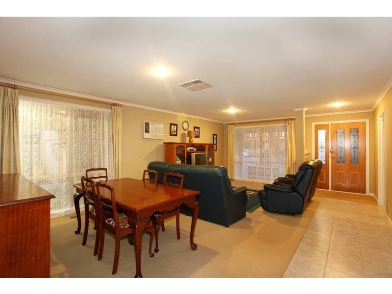 48 Caversham Terrace, Lynbrook VIC 3975