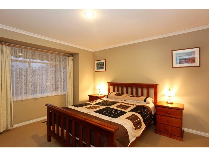 48 Caversham Terrace, Lynbrook VIC 3975