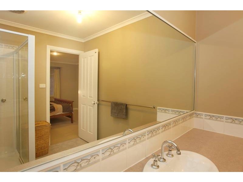 48 Caversham Terrace, Lynbrook VIC 3975