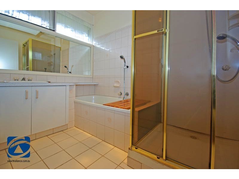 1 Mark Court, Hampton Park VIC 3976