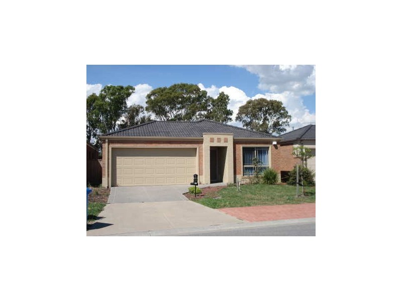 18 Silver Wattle Drive, Lyndhurst VIC 3975