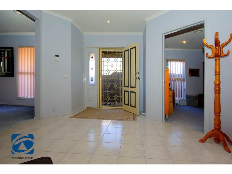 5 Franklin Parade, Lynbrook VIC 3975