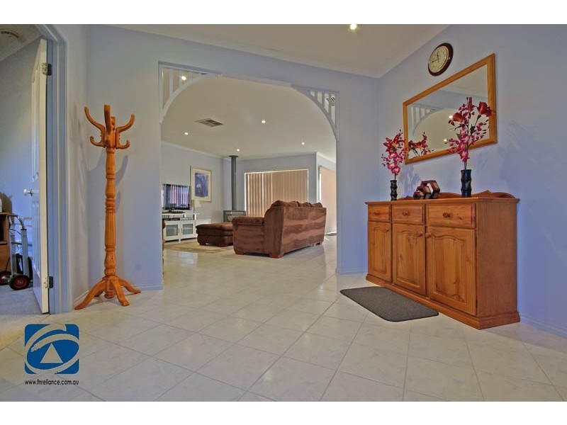 5 Franklin Parade, Lynbrook VIC 3975