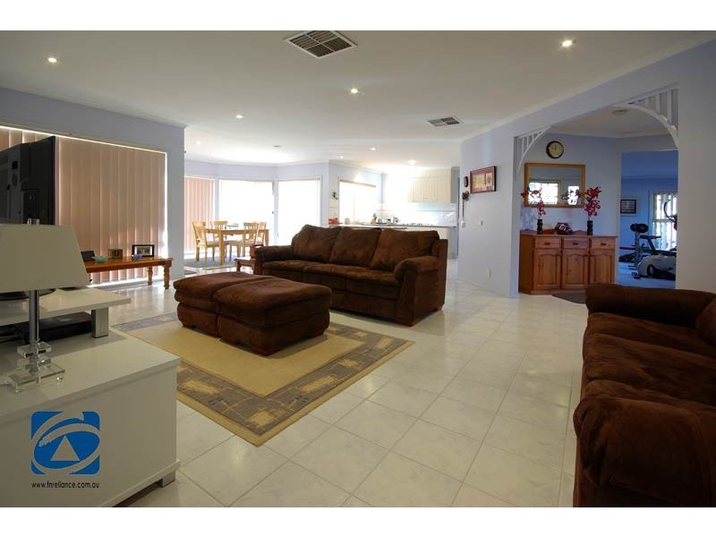 5 Franklin Parade, Lynbrook VIC 3975