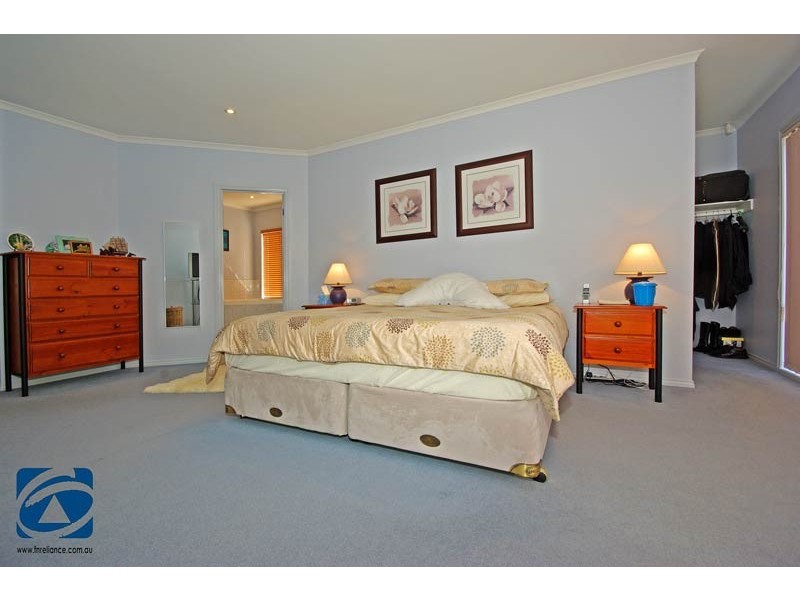 5 Franklin Parade, Lynbrook VIC 3975