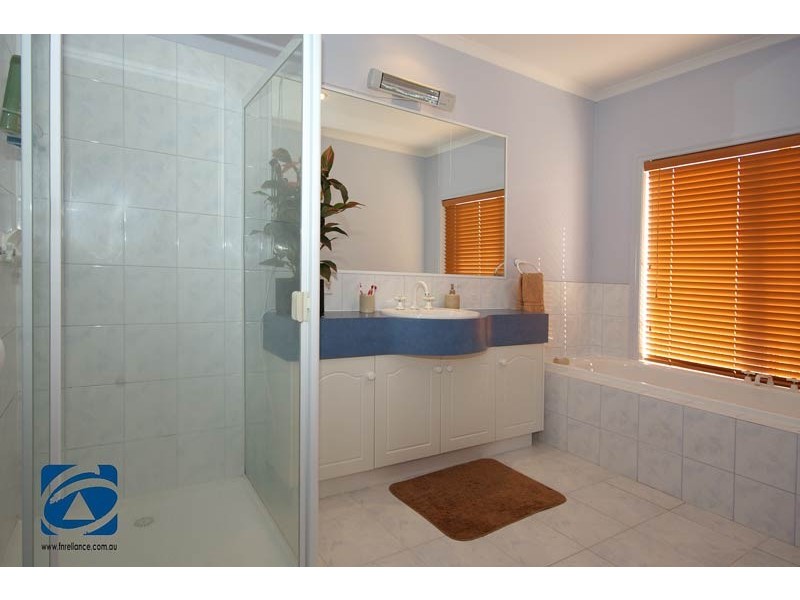 5 Franklin Parade, Lynbrook VIC 3975