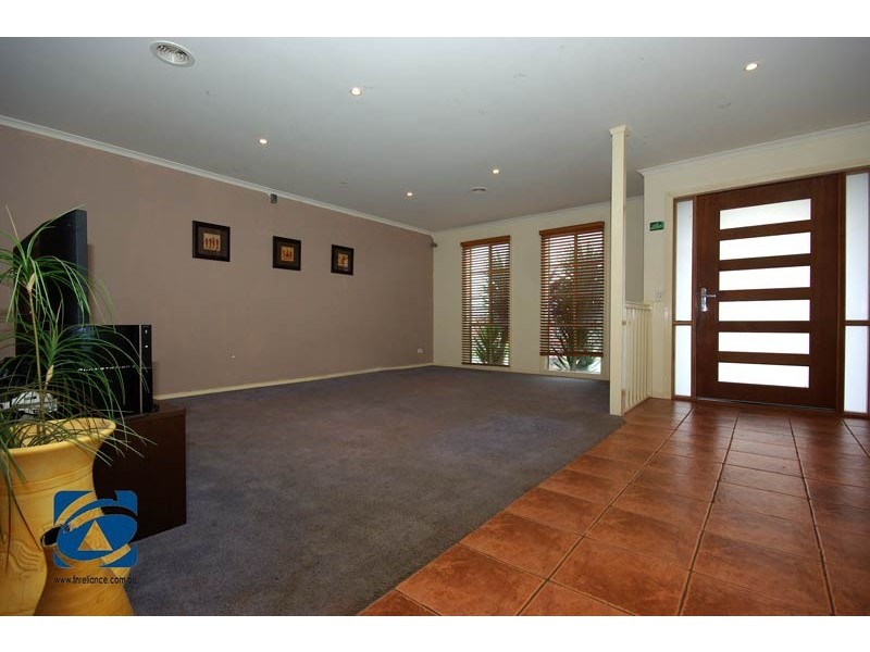 63 Laura Drive, Hampton Park VIC 3976