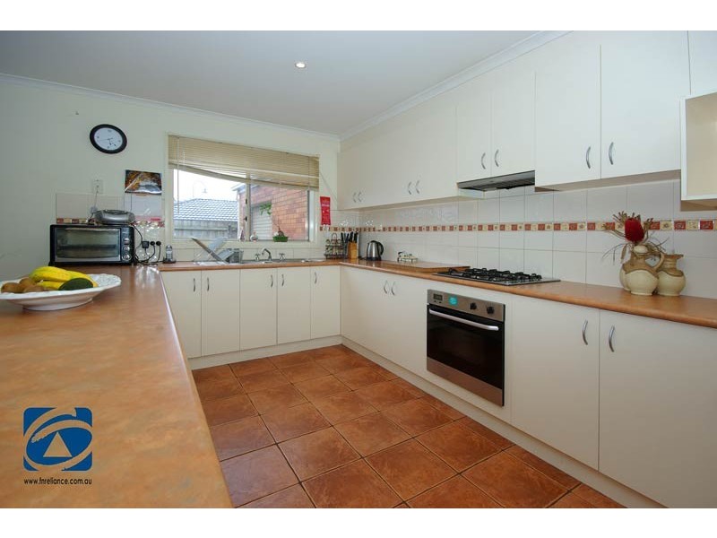 63 Laura Drive, Hampton Park VIC 3976