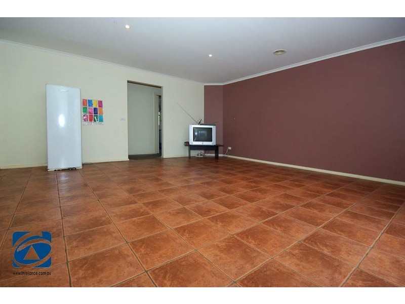 63 Laura Drive, Hampton Park VIC 3976