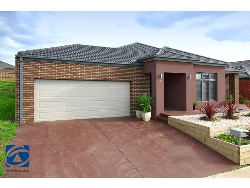 11 Tobin Way, Lyndhurst VIC 3975