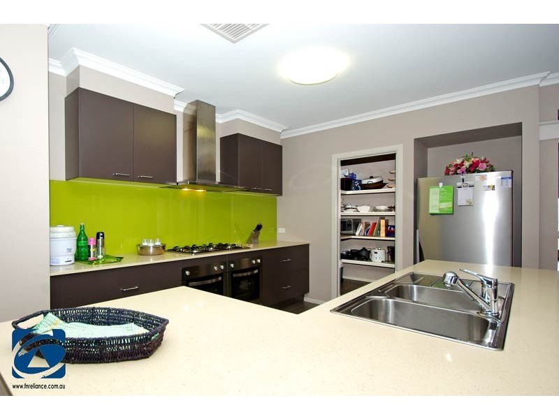 11 Tobin Way, Lyndhurst VIC 3975