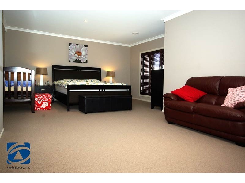 11 Tobin Way, Lyndhurst VIC 3975