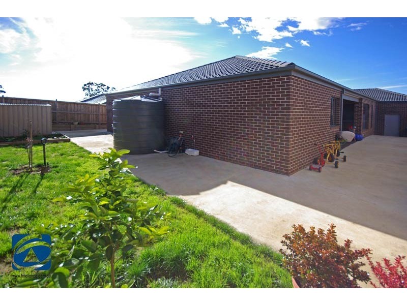 11 Tobin Way, Lyndhurst VIC 3975