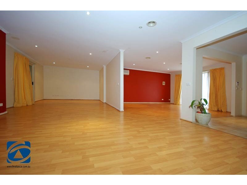 49 Karoonda Way, Hampton Park VIC 3976