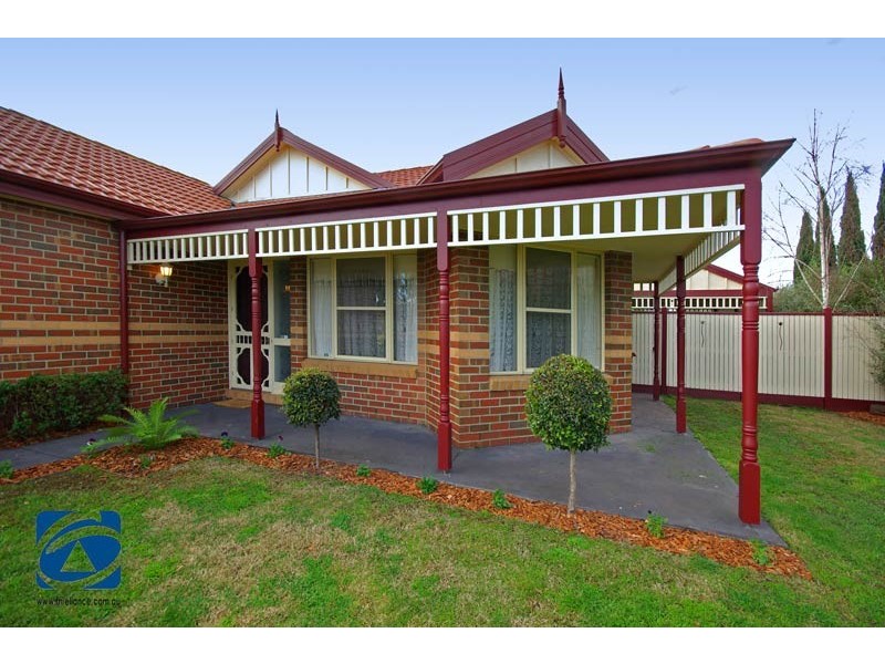 22 Hasluck Crescent, Lynbrook VIC 3975