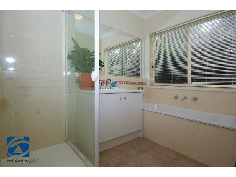 22 Hasluck Crescent, Lynbrook VIC 3975