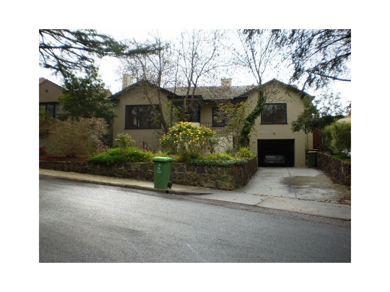 4 Elm Crescent, Ivanhoe East VIC 3079