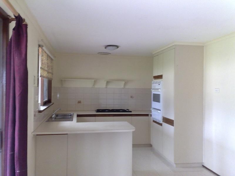 128 Warana Drive, Hampton Park VIC 3976