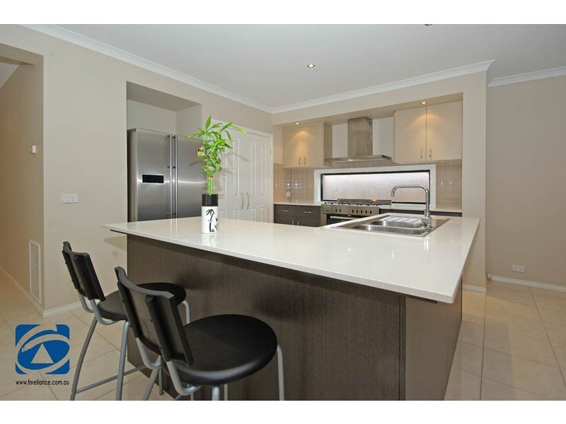 32 Bulga Wattle Circuit, Lyndhurst VIC 3975