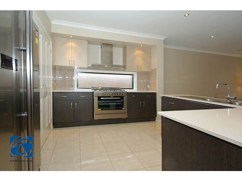 32 Bulga Wattle Circuit, Lyndhurst VIC 3975