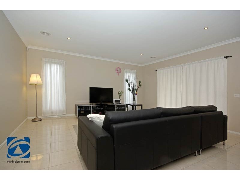 32 Bulga Wattle Circuit, Lyndhurst VIC 3975